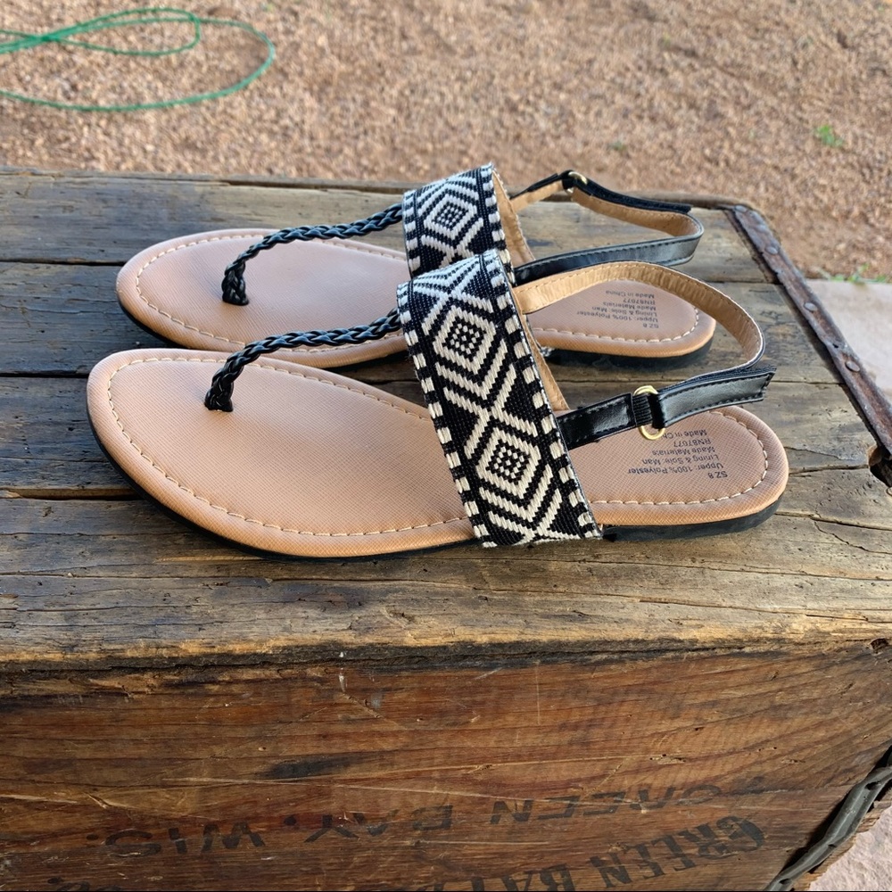 Aztec Print sandals - Picture 2 of 7